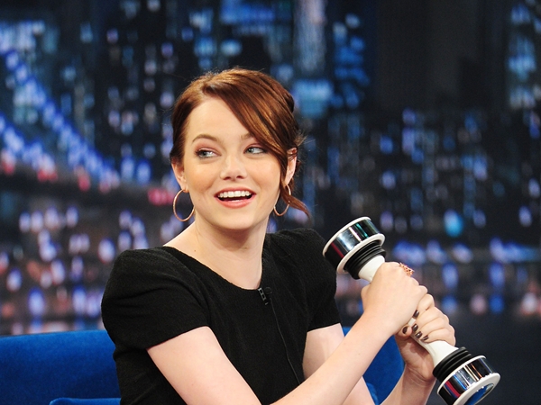 Emma Stone with a Shake Weight - HILARIOUS!; Celebrity Funny Red Head 