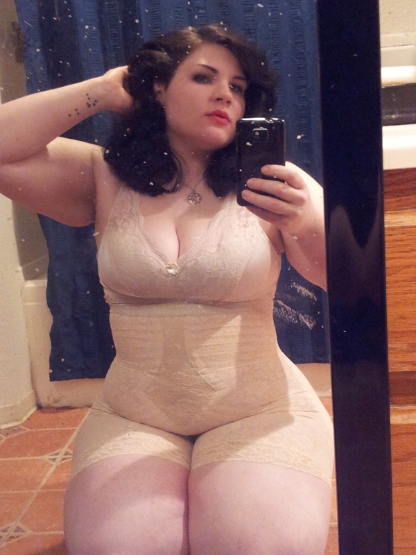 Curve Appeal; Amateur Babe BBW 