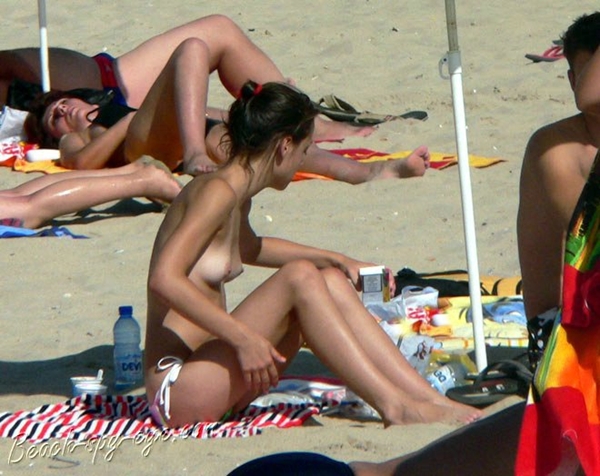 Cunts on Beach - Watch as hot teens on the beach flash their tits, expose their pussies for your pleasure!; Amateur Beach 