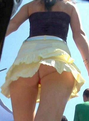 Underwear Upskirt Traylor Howard Upskirt; Amateur Public 