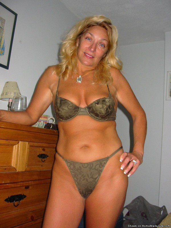 ; Amateur Lingerie Mature 