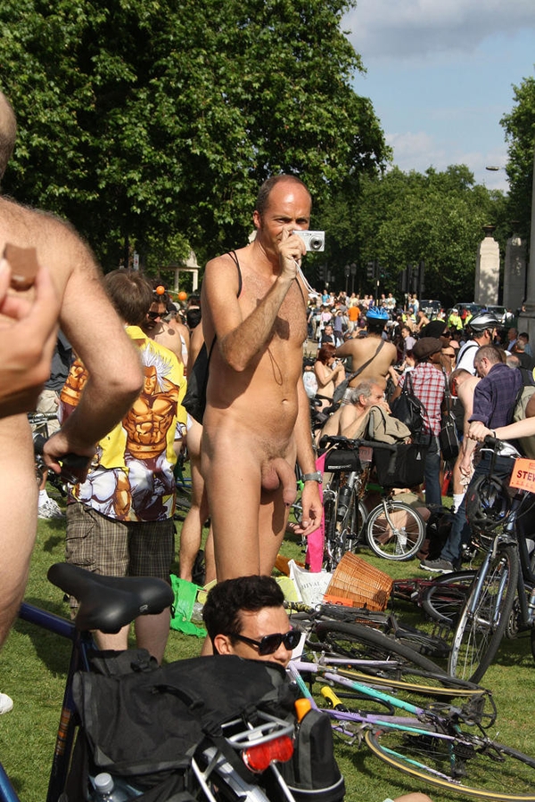 Cunts on Public - Outdoors Nude; Amateur Public 