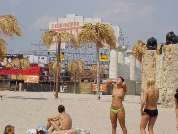 Pussy on Beach - Topless Beach Babes; Amateur Beach 