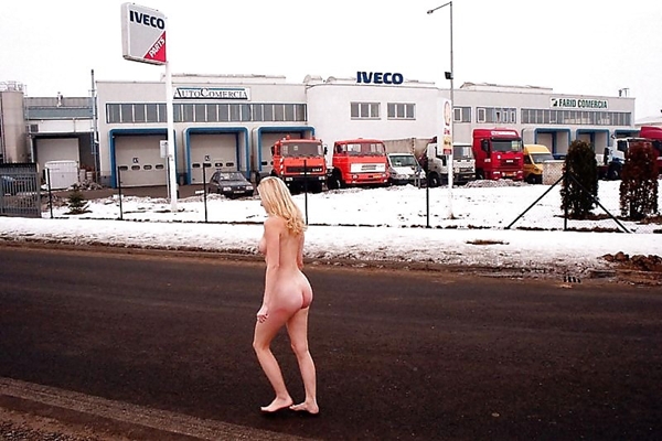 Naked on Public - Natural Flasher; Amateur Public 