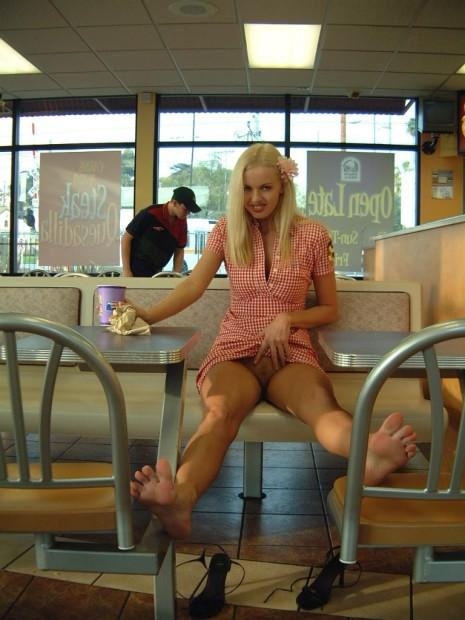 Sitting Upskirt Upskirt Porno Videos; Amateur Public 