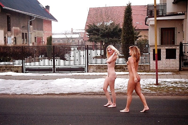 Naked on Public - Nude And Public; Amateur Public 